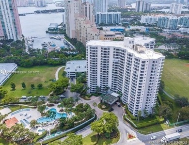 Beach Condo For Sale in Aventura, Florida
