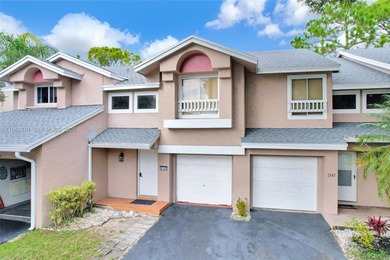 Beach Townhome/Townhouse For Sale in Deerfield Beach, Florida
