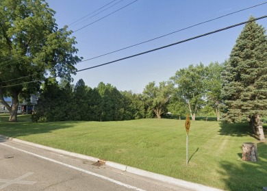 Beach Lot Sale Pending in Three Oaks, Michigan