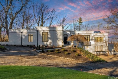 Beach Home Sale Pending in Oyster Bay Cove, New York