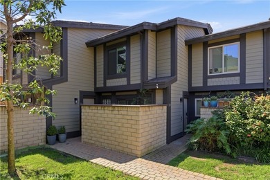 Beach Condo Active Under Contract in Costa Mesa, California