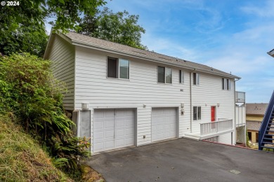 Beach Home For Sale in Yachats, Oregon