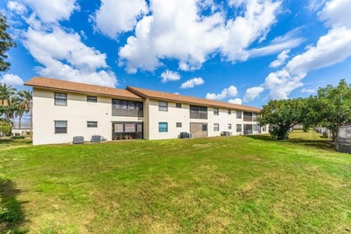 Beach Condo For Sale in West Palm Beach, Florida