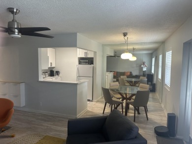 Beach Condo For Sale in West Palm Beach, Florida