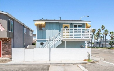 Beach Condo For Sale in Huntington Beach, California