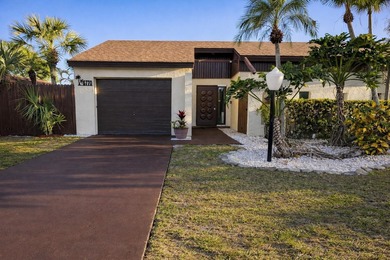 Beach Home For Sale in Lake Worth, Florida