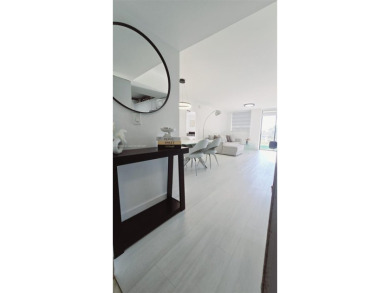 Beach Condo For Sale in North Miami Beach, Florida