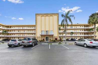 Beach Condo For Sale in Lauderdale Lakes, Florida