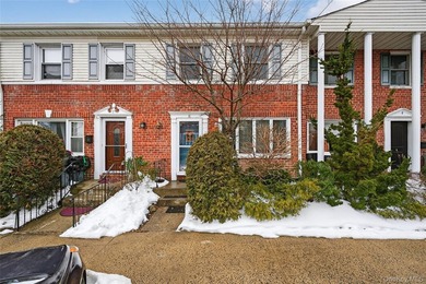 Beach Condo For Sale in Oceanside, New York