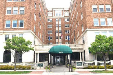 Beach Condo For Sale in Milwaukee, Wisconsin