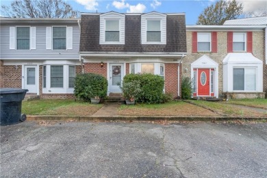 Beach Townhome/Townhouse For Sale in Virginia Beach, Virginia