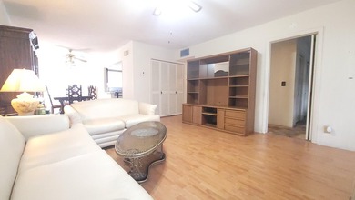 Beach Condo For Sale in West Palm Beach, Florida