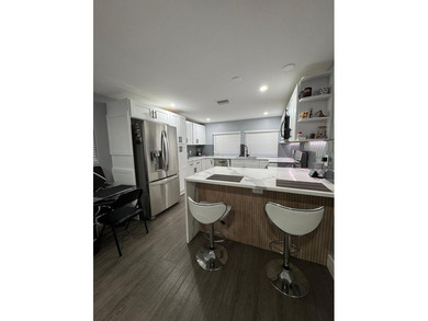 Beach Home Active Under Contract in Boynton Beach, Florida