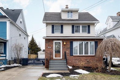 Beach Home Sale Pending in Buffalo, New York