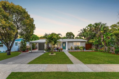 Beach Home For Sale in West Palm Beach, Florida