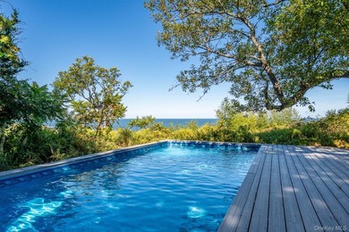 Beach Home For Sale in Mattituck, New York