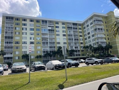 Beach Condo For Sale in Hollywood, Florida