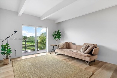 Beach Condo For Sale in Miami Beach, Florida