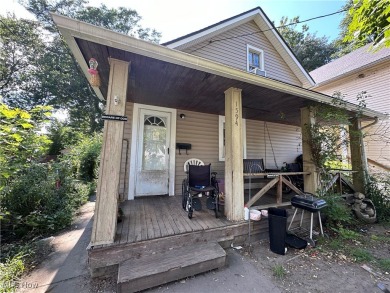 Beach Townhome/Townhouse For Sale in Cleveland, Ohio