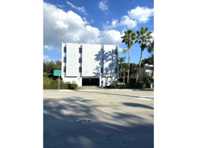 Beach Condo For Sale in North Miami, Florida