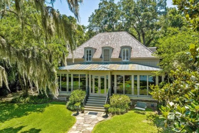 Beach Home For Sale in Fairhope, Alabama