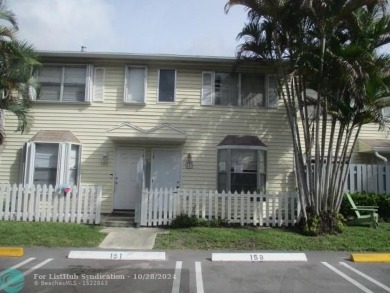 Beach Townhome/Townhouse For Sale in Pompano Beach, Florida