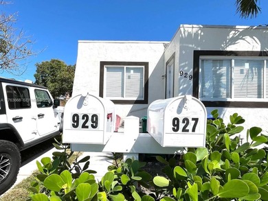 Beach Townhome/Townhouse For Sale in Miami, Florida