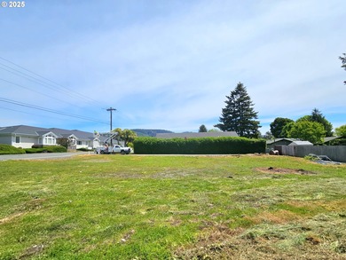 Beach Lot For Sale in Brookings, Oregon