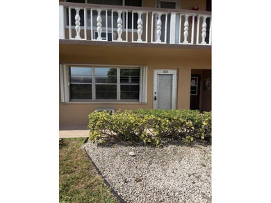 Beach Condo For Sale in West Palm Beach, Florida