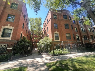 Beach Condo For Sale in Chicago, Illinois