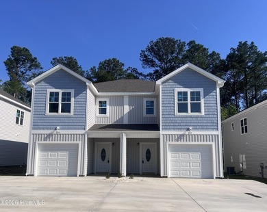 Beach Townhome/Townhouse For Sale in Holly Ridge, North Carolina
