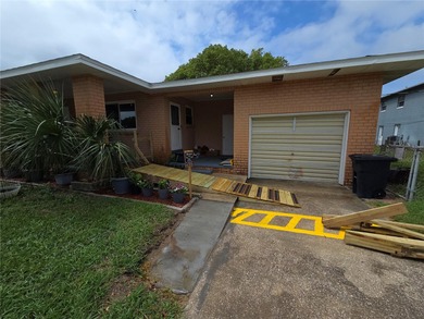 Beach Home Sale Pending in South Daytona, Florida