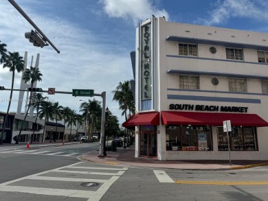 Beach Townhome/Townhouse For Sale in Miami Beach, Florida