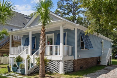 Beach Home For Sale in Surf City, North Carolina