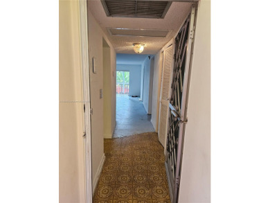 Beach Condo For Sale in Hallandale Beach, Florida