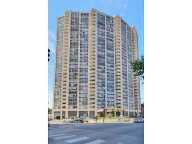 Beach Condo Active Under Contract in Chicago, Illinois