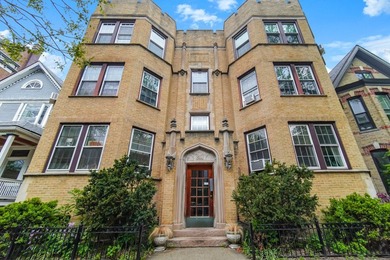 Condo For Sale in Chicago image photo picture