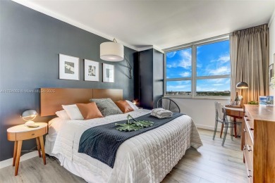 Beach Condo For Sale in Coconut Grove, Florida