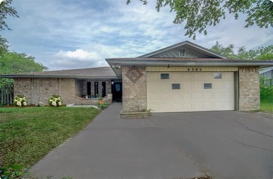 Beach Home For Sale in Corpus Christi, Texas