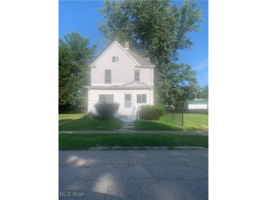 Beach Home For Sale in Conneaut, Ohio