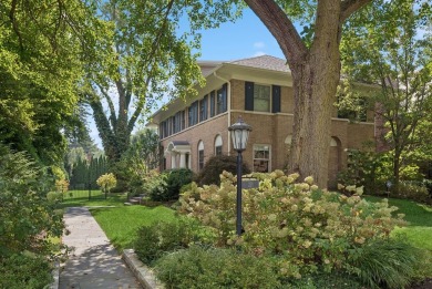 Beach Home Sale Pending in Wilmette, Illinois