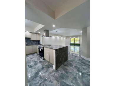 Beach Condo For Sale in Tamarac, Florida