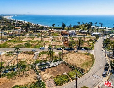 Beach Lot For Sale in Pacific Palisades, California