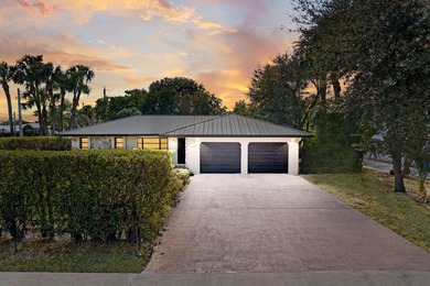 Beach Home For Sale in Palm Beach Gardens, Florida