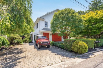 Beach Home For Sale in Orient, New York