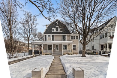 Beach Home For Sale in Evanston, Illinois