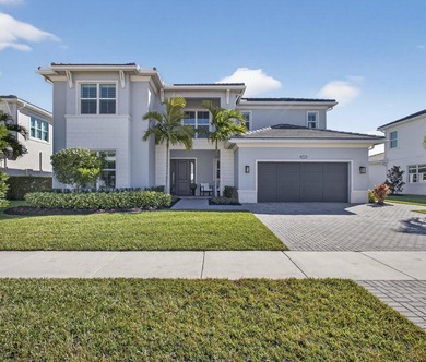 Beach Home For Sale in Palm Beach Gardens, Florida