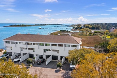Beach Townhome/Townhouse For Sale in Wilmington, North Carolina