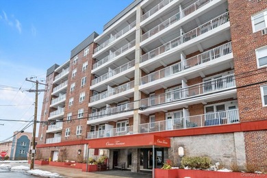 Beach Home For Sale in Long Beach, New York