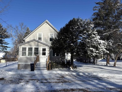 Beach Home Sale Pending in Ironwood, Michigan